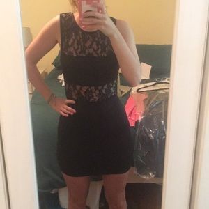Bodycon lace dress
